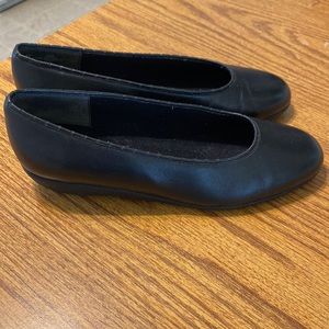Comfort Zone Black Leather Flats